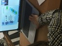widok przeprowadzanych konsultacji on-line na platformie ZOOM w ramach Międzynarodowego Dnia Osób Niepełnosprawnych, widok laptopa a na nim trwające konsultacje online