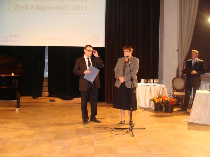 Zdjęcie galerii artykułu: „Zysk z dojrzałości 2011" - galeria - Przedstawiciele organizatorów - Joanna Staręga-Piasek oraz Paweł Łukasiak.jpg