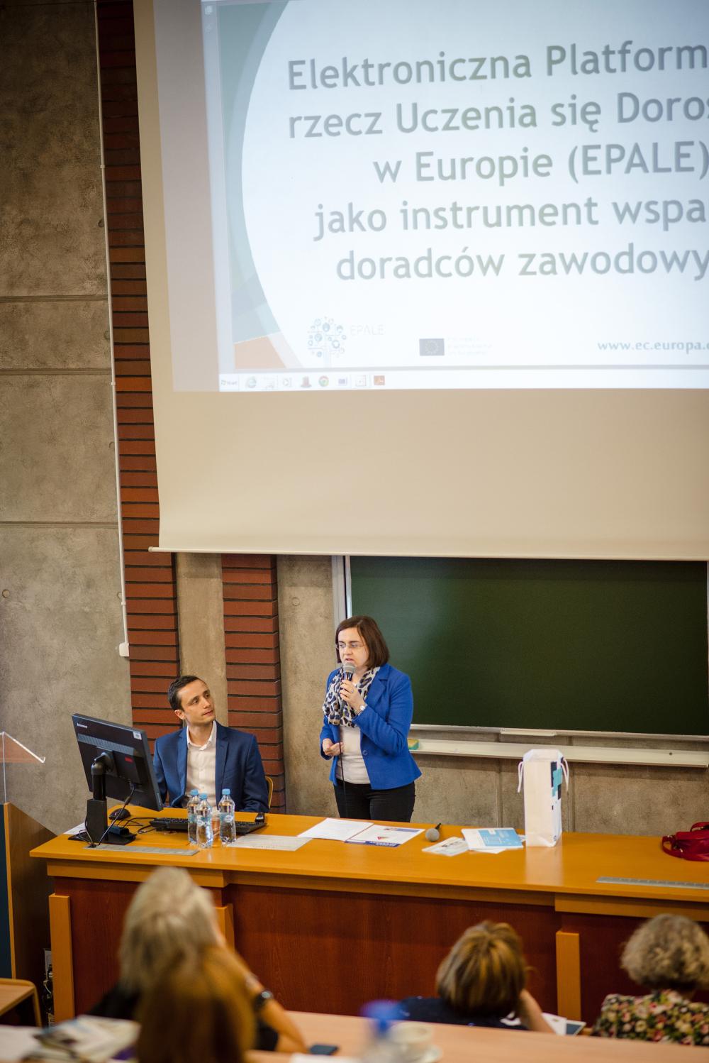 Zdjęcie galerii artykułu: Beata Jurkowicz i Konrad Romaniuk z Fundacji Rozwoju Systemu Edukacji - Beata Jurkowicz i Konrad Romaniuk z Fundacji Rozwoju Systemu Edukacji